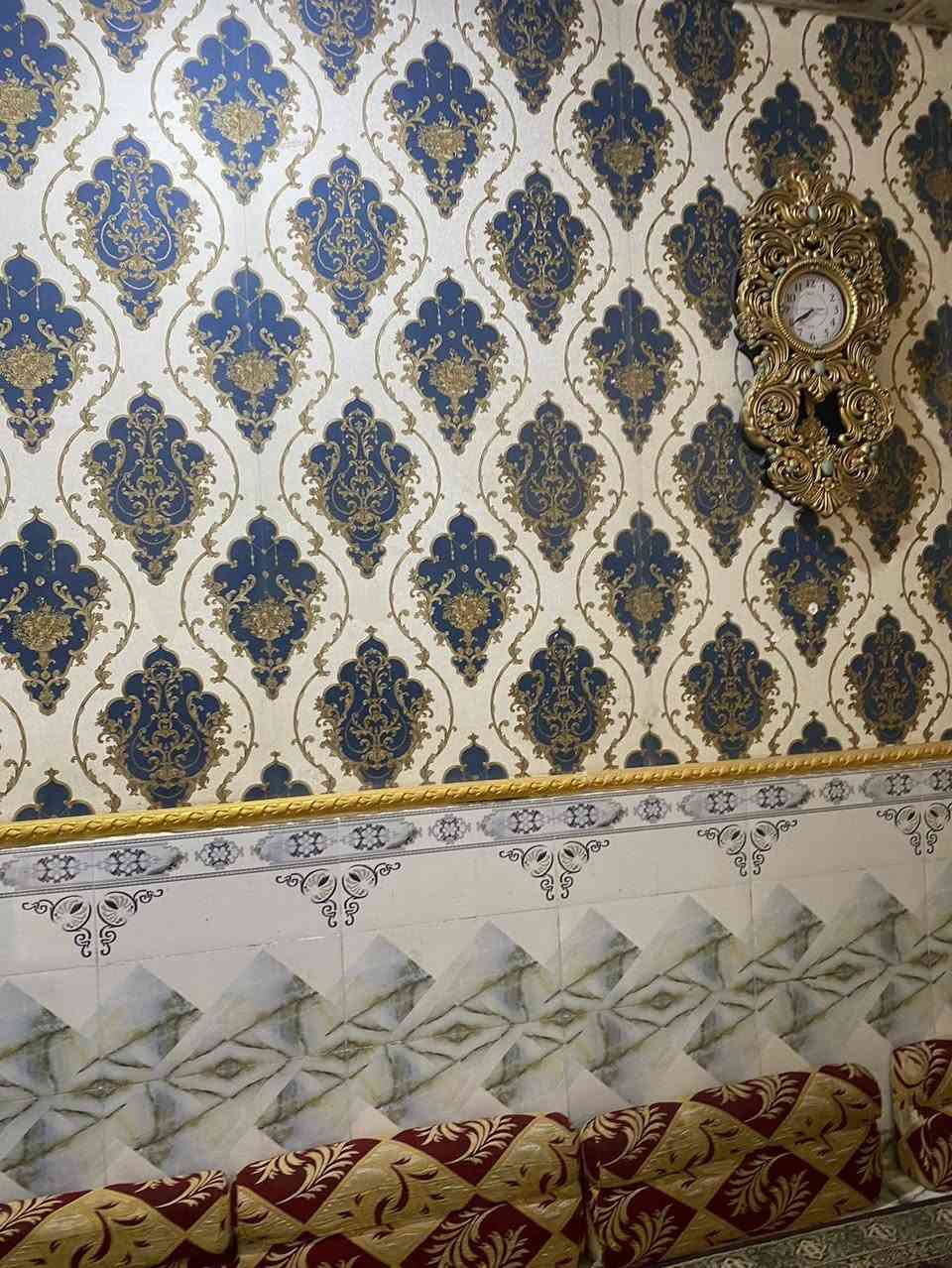 بيت للبيع بالصحفيين الأولى
المساحة ١٢٥م 
واجهه ١٠م       ونزال١٢.٥م
البيت طابقين جوه ديوان وغرفة ومطبخ وصالة 
وفوق ثلاثة غرف وصالة
السعر المطلوب ١٨٥ وبيه مجال
للاتصال او اتساب 
***********
ابوعلي للوساطة العقارية
