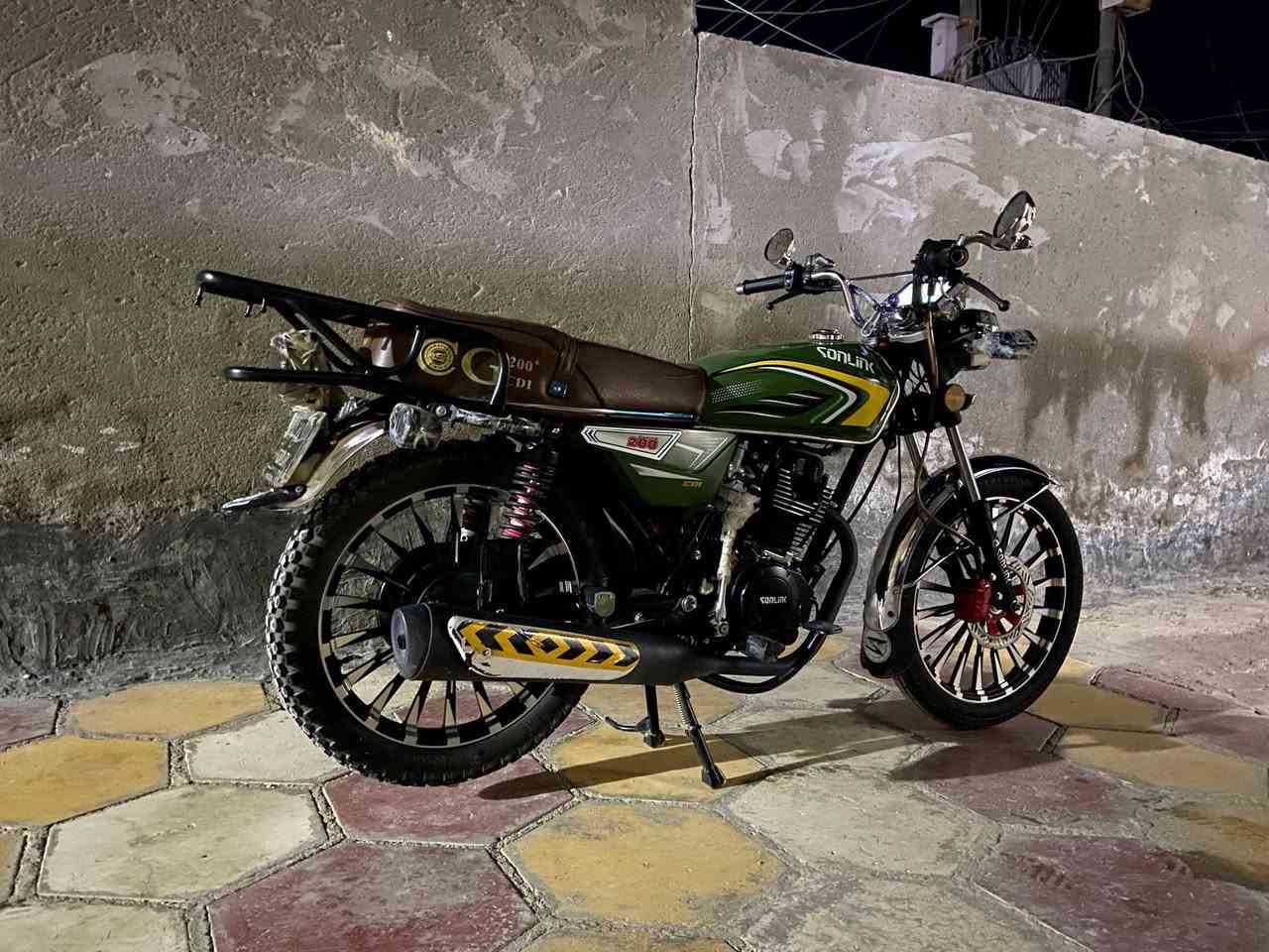 دراجة سونك موديل (2024) حجم المحرك «200cc»«خمس كير» مكفوله  سعت الخزان «14 لتر» مع شاشه العداد كهربائيات الدراجة شغاله كلهى سلف وهندر دراجة سريعة وما تصرف بانزين نضافه
دراجة 100% بريك امامي وخلفي شغاله لايت عالي وناصي


**إذا كنت صاحب هذا الإعلان وتريد حذفه لأي سبب، رجاءا أرسل رسالة إلى الدعم الفني**