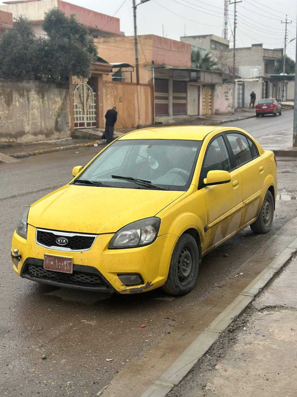السلام عليكم كيا ريو موديل 2010 محرك كير شرط محرك قبلا ثلاث ايام شديتو مال كصه السياره بدون دواخل رقم احمر القديم  عندي وكاله خاصه من الشرعي ول شرعي متوفي بيها قاصرين ابيع بدون تحويل السعر 50 وبيها مجال رقم الموبايل ***********
