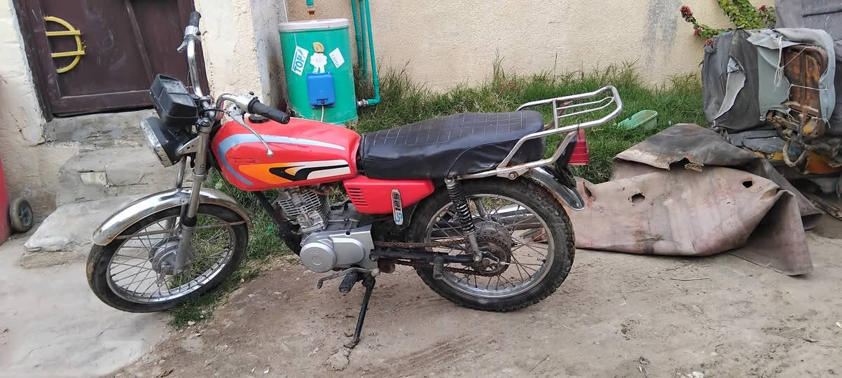 السلام وعليكم دراجه اربعه كير كلك مكفوله مكفوله كهربائيات شغاله لايت بك لايت نشره محرك كير شاصي خير من الله سعر 350 وبيه مجال حك جيه


**إذا كنت صاحب هذا الإعلان وتريد حذفه لأي سبب، رجاءا أرسل رسالة إلى الدعم الفني**