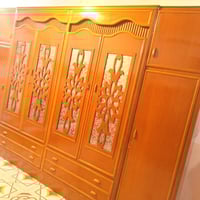 غرفة مستعملة • ٦ أبواب • طابقين زاوية