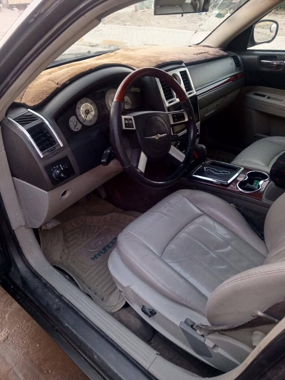 اوباما 2008 رقم اربيل مبدل بيها ثنين بيبان
مصبوغه عام  ب$88 

مكاني ديوانيه البدير 

الاستفسار على الرقم 

‭0771 746 6354‬
