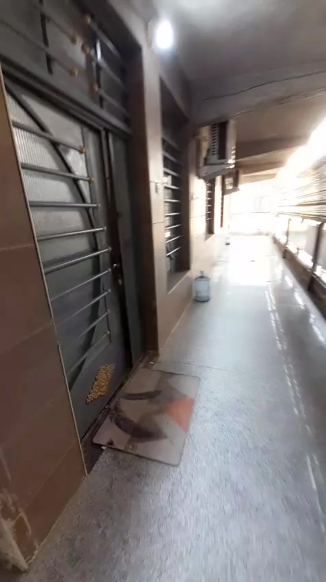 للئيجار شقة مفروشة بلمنصور الاميرات قرب نادي الصيد غرفتين وصاله للئيجار بالشهر 1000$مع الانترنت والكهرباء مفتوح 24ساعة للئستفسار الاتصال بالرقم ***********
