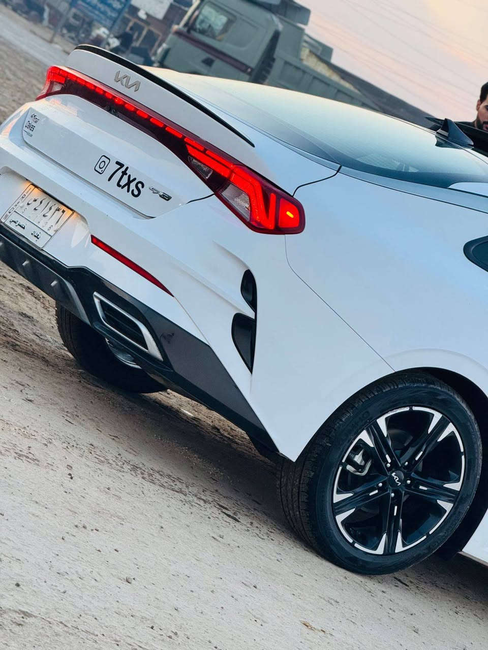 كي فايف K5
موديل 2022 جيتي لاين
محرك 1600 توربو
‎اللون ابيض
 رقم بغداد، معوقين، وكالة 
حادث بنيد بدون يرباك بس ايرباك برده
✅فول مواصفات ✅
1-بصمه+تشغيل عن بعد
2-شحن هاتف لاسلكي 
3- قياده ذاتيه ؏ الخطوط السريعه
4- هاند بريك بصمه 
5- سقف أسود 
6- مثبت سرعه 
7-نضام ABS
8- مانع انزلاق
9-حساس أطارات 
11-شاشة كبيره
12- كامره دواره+ اربعة كامرات محيطية+360
13- كشافات امامي
14 - تاير وويل بلادي حجم 19 
16-رادار جانبيه+ رادارات امامية وخلفية
17-مراقبة النقطة العمياء
18-رادار الخطوط البيضاء 
19-اشاير بالمري 
21-الداخل بلاك ادشن 
22-‏ مقعدين كهربائي
23-لايتات ‏4 عدسات 
24-نضام قياده سبورت +سوبر سبورت +نورمال  + ايكونامي
26-فول تحكم ستيرن
27-كير أوتو + عادي
28- ئوتو بريك 
29- ‏ ‏الخريطه
31- ستيرن حرف D  
32-‏Led +  زينون
33-السياره فول رادرات
34-التشغيل عن بعد
‏AUTO HOLD-38
39-تصميم خارجي رياضي
41-نظام الملاحة
42-مصابيح خلفية LED
43-مصابيح ضباب LED
44-لاسلكي Android Auto  
السياره وارد امريكي 
ماشي :52 كيلو متر 
للاستفسار او الاتصال***********☎️
