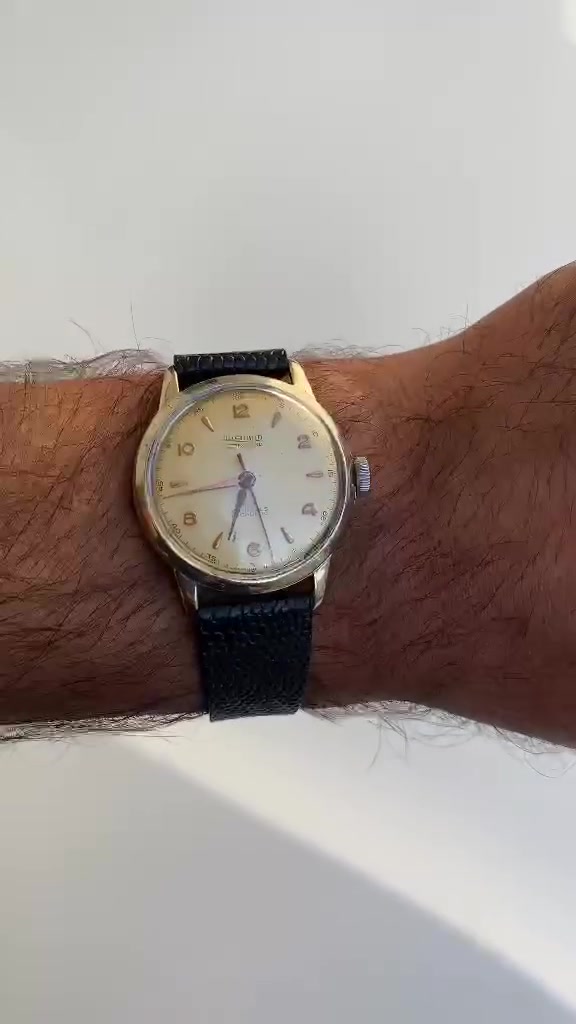 ساعه ماركة  ريتشارد  انكابلوك  ستاندرد

 نصب تكويك  ماكنه 17حجر  

مينه سلمون

 قطرها 34x41  

سير جلد اصلي

وقت مضبوط وماكنه خاصه 

سعرها 130 الف


**إذا كنت صاحب هذا الإعلان وتريد حذفه لأي سبب، رجاءا أرسل رسالة إلى الدعم الفني**