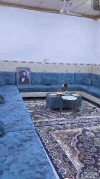 بيت 200متر طابقين 4 غرف نوم  هول ديوانيه مطبخ بنيانه بلوك طابق الثاني بلوك فرمستون  حار وبار صحيات 3 ثنين جوه وحد فوك بيت كلش مرتب نضيف تجي بعينك شوف سعر 160 ***********وتساب ونتصال البصرة
