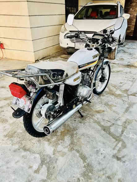 السلام عليكم سافان 21ابو الدرع وزن ثقيل محرك ما مفتوح كهربائيات كلها شغاله تواير جديد ويل مقص  كلشي ما ناقصو مكاني جنوب الموصل الحاج علي السعر 500وبي مجال ***********
