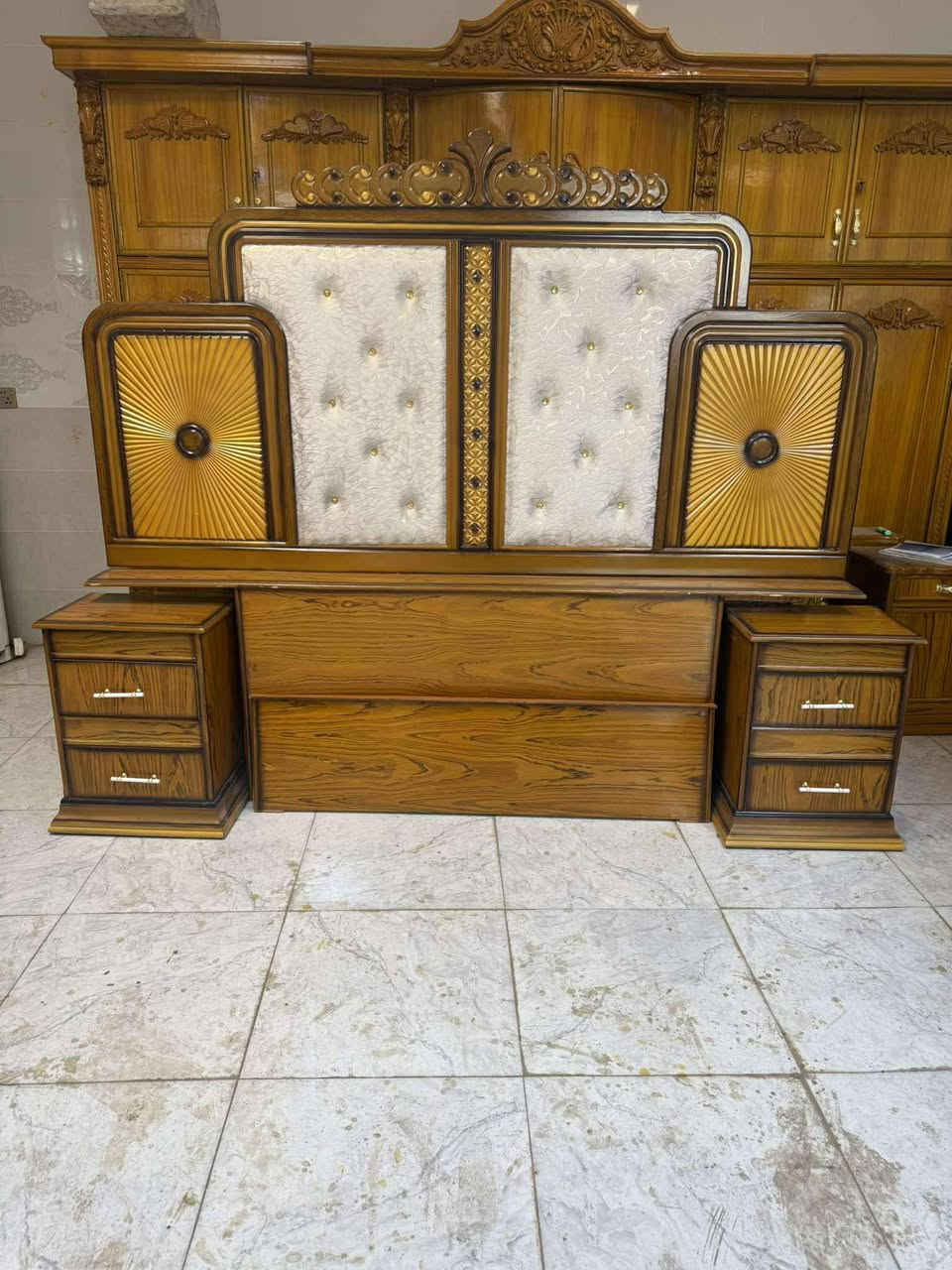 السعر  ٨٥٠ قفل شغل وسط
شد نقل داخل بغداد مجاني 
نضافه ٩٠
٨ قطع
للحجز واتساب ***********
