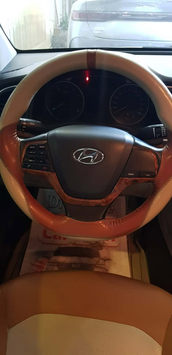 السلام عليكم النترا سوبر ٢٠١٩ مكفوله كفاله عامه حته الدعاميات بدون صبغ بدون بارد بدون تبديل بدون فتح السياره جديده لوك لوك السياره فول مواصفات سوبر  كشنات جلد سلايت حساسات شاشه كاميرا مري شفط تبريد قطعتين السياره جاهزه من كلشي بدون نقص ماشيه ٩٢ الف السياره بأسمي هزه جديده ارقام انكليزي مكاني بغداد ***********
