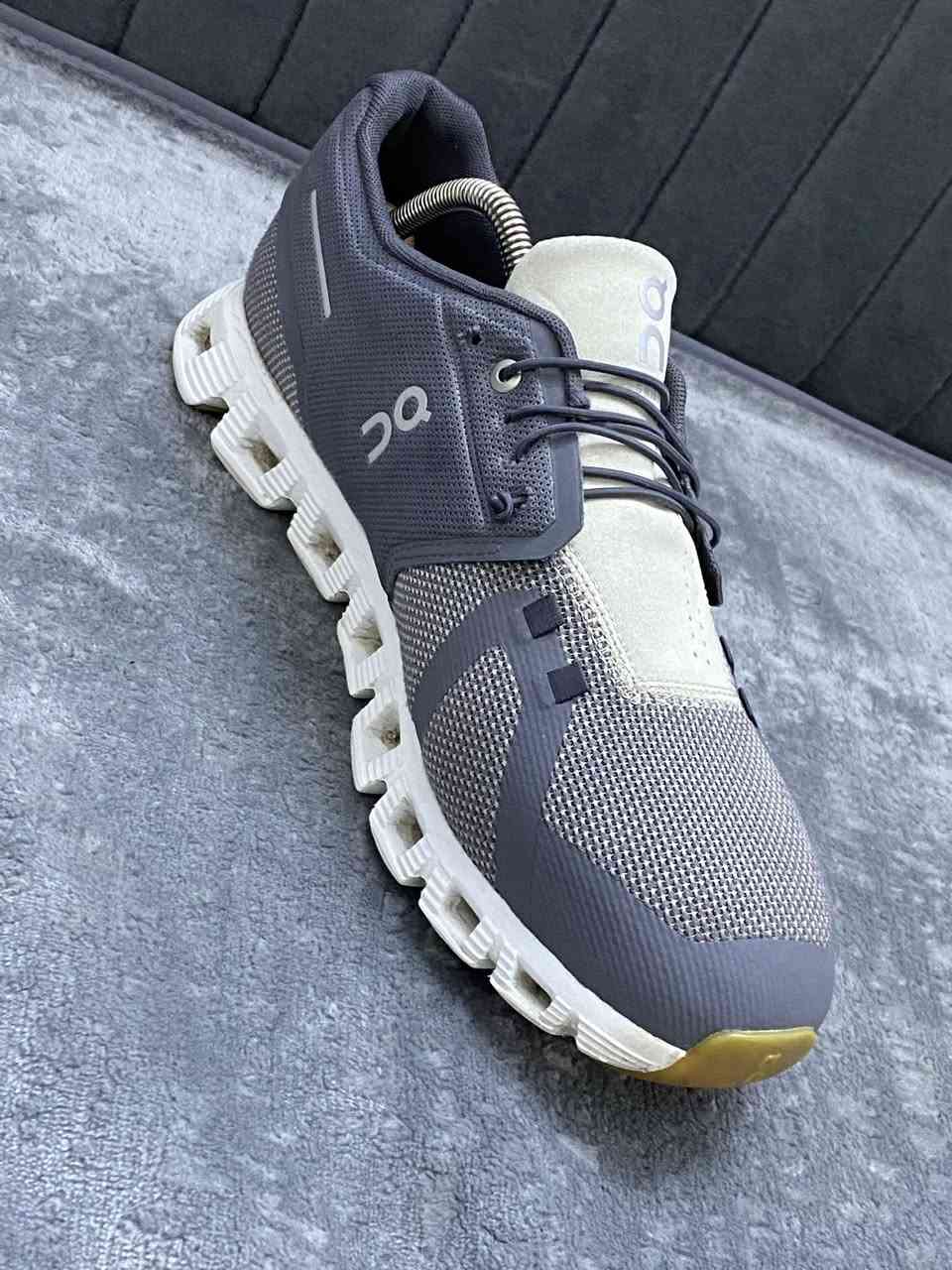 ئۆن کلاود- ئۆرجنال ئەسلی قاس ٤٤.٥ دريژی ٢٨.٥ سم..٩٠+ خاوێنی..بالەی ئەمریکی وەکالە….حذاء باله امريكى ماركه اون اورجنال اصلى قيا ٤٤.٥ ونصف طول القدم ٢٨.٥ سم..النضافة ٩٠+ .. 🇨🇭 ***********–
