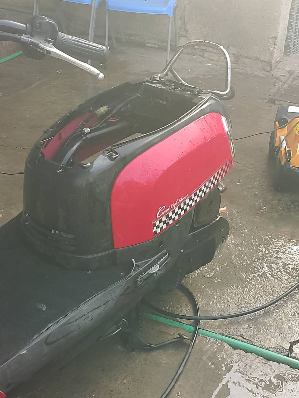 بوليس
حمره داخل رصاصي دراجه نازله بشهر ثاني يوم 16 دراجه خرسه ناعمه حلوه للبيع او مراوس ب gtr
سعر 900
رقمي 
***********
