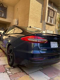 للبيع فورد فيوجن 2020 فول مواصفات مع فتحة سقف داخل رصاصي واسود  سستم س...