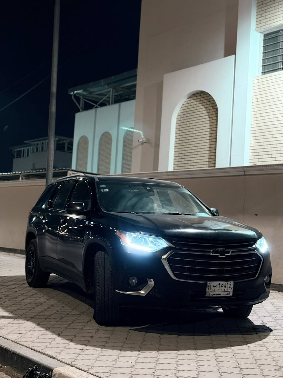 السلام عليكم مرخصة الادمن ترافرس ٢٠٢٢ فئة LS وارد امريكي رقم بصره حادثهة بجم بدون ايرباك السيارة بسمي سنويه جديده ماشيه ١٤٥ الف كيلو سياره نضيفه ما ناقصها شي رايدهة ٢٤٠ وبيهة مجال  *********** رقمي بي واتساب
