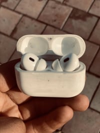 ايربودز برو • أصلي • نجف