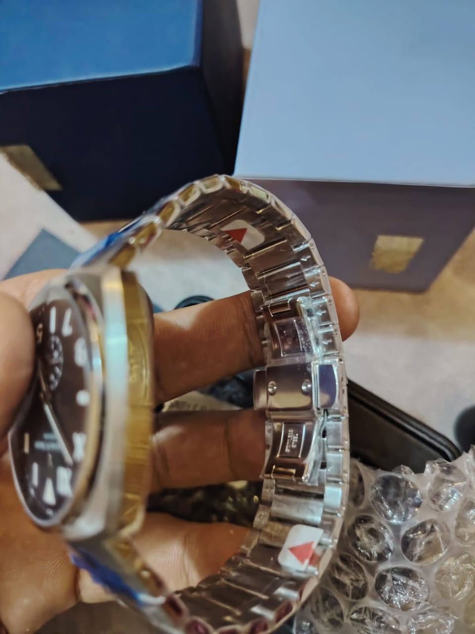 مديل مميز 2025من براند اج ماير جديد لوك شمع 
حجم 42m
كوارتز /سويسري/اصلي 
سعر 300$ مواصفات لساعه داخل لصور 
كامل مرفقات يوجد خدمه توصيل الئ جميع المحافظات


**إذا كنت صاحب هذا الإعلان وتريد حذفه لأي سبب، رجاءا أرسل رسالة إلى الدعم الفني**