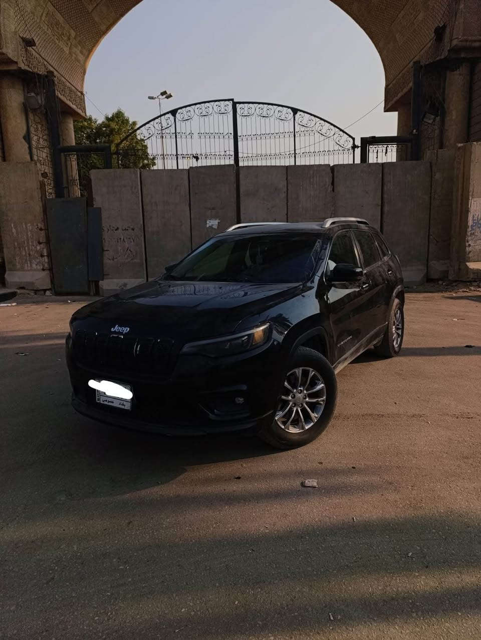 السلام عليكم 
جيب بزون موديل 19 لمتدد 
سياره مكينه كايمه ابيع على وضعيته 
حادثه كما موضح بصوره 
فول سياره عده فتحه 
السعر 120 بيها مجال 
رقم ***********
العنوان البصرة البصرة, العراق
