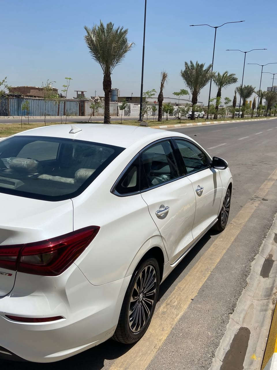 سلام عليكم سياره شانجان ايدو البيع موديل2020 سياره كلش نضيفه بيه ملاحضات بصيطه كلش محرك 1600 سياره رقم اربيل بسمي تحويل ثانيوم السياره مناقصه شي خير من الله صور السونار مرفوق  الستفسار على هاذ الرقم وبي واساب السعر 98 وبي مجال *********** مكاني بغداد
