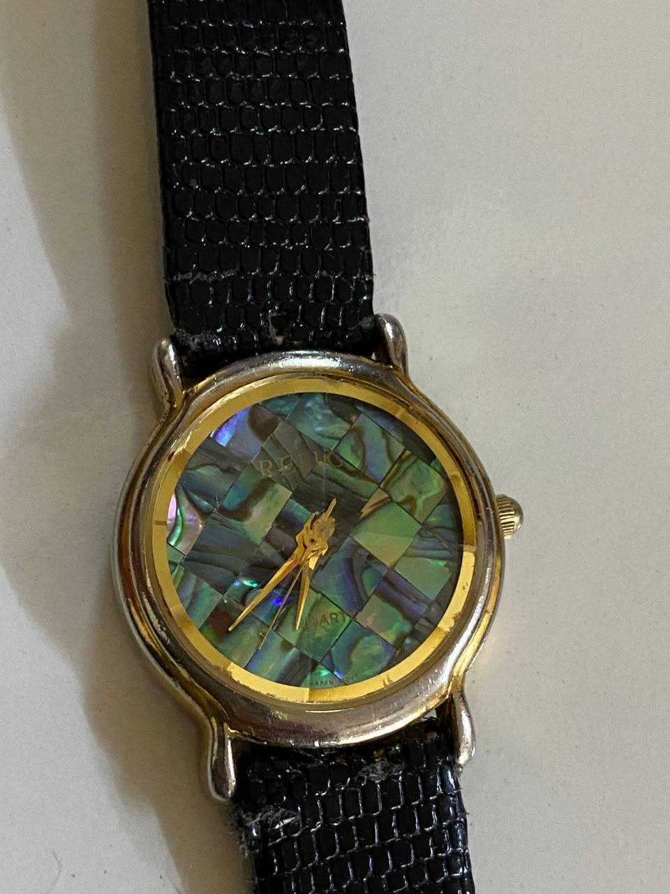 ساعات عدد 3 متنوعه ونادره
ساعه فوسيل شاشه ثلاثيه الابعاد ياباني شغاله ونظيفه
ساعه رلك ياباني مينا اوبال الجام محدب شغاله ونظيفه
ساعه بافيا ياباني مينا صدف
الاميال مقص نظيفه وشغاله
سعر المجموعه 90 الف


**إذا كنت صاحب هذا الإعلان وتريد حذفه لأي سبب، رجاءا أرسل رسالة إلى الدعم الفني**