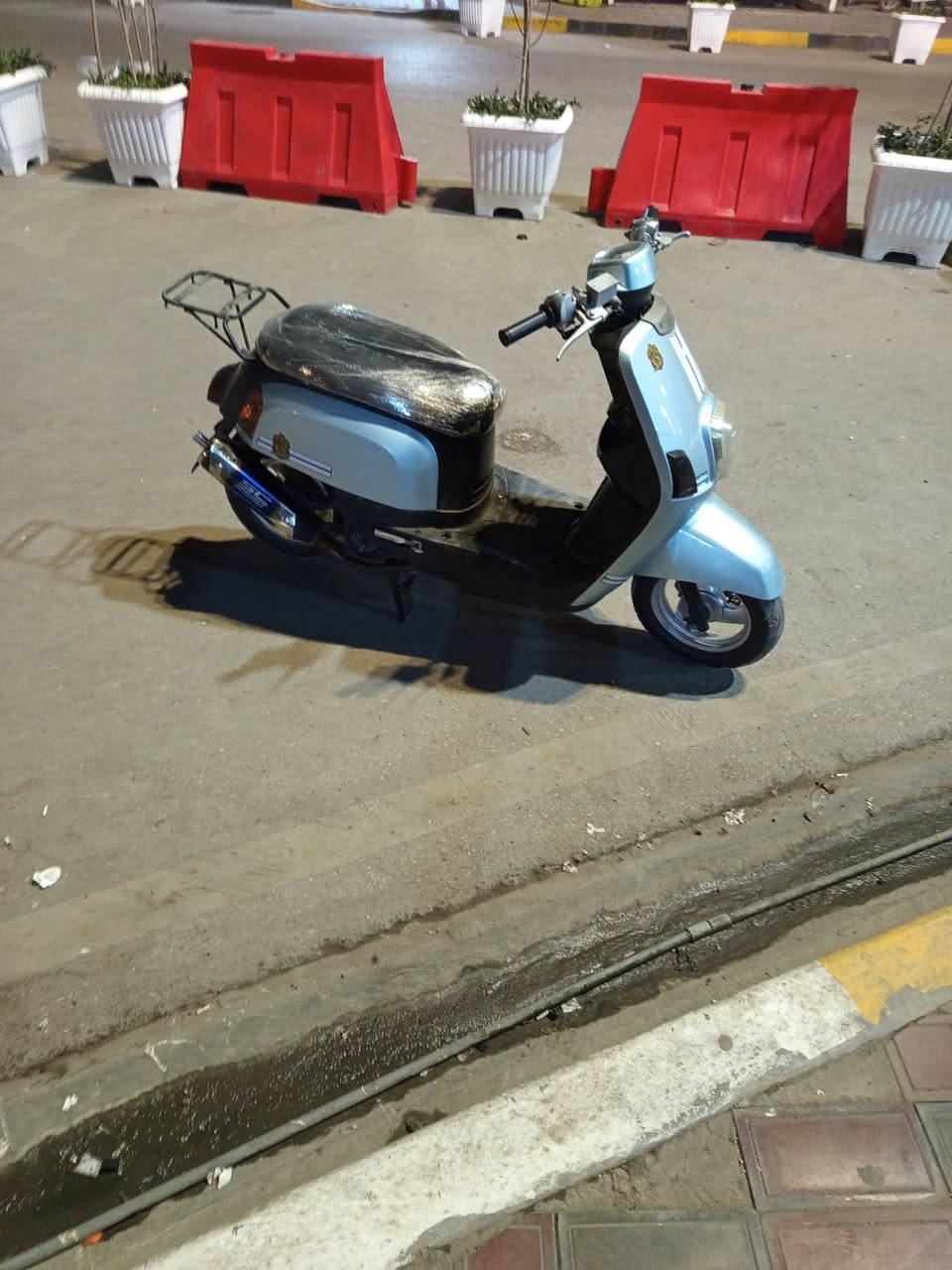 دراجه ناريه بواليسي نضفه كدمك نضفه فول ونعومه
***********
