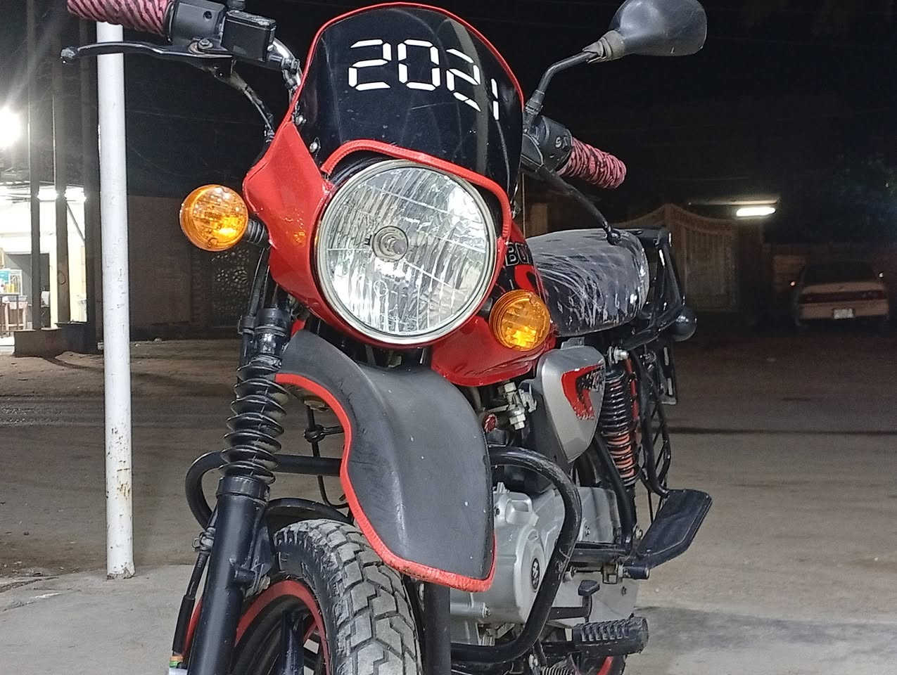 السلام عليكم 
دراجه بوكسر 
الموديل ٢٠٢١ 
مرقم ورقم انكليزي وباسمي احولك ثاني يوم 
النظافه مثل مادشوف بصوره وانظف بعددد 
مكينه مكفوله كفاله عامه من كلشي خرسه متسمع صوته 
اي نقص مابيه تأخذه دراجه كامله 
رقم هاتف ***********
