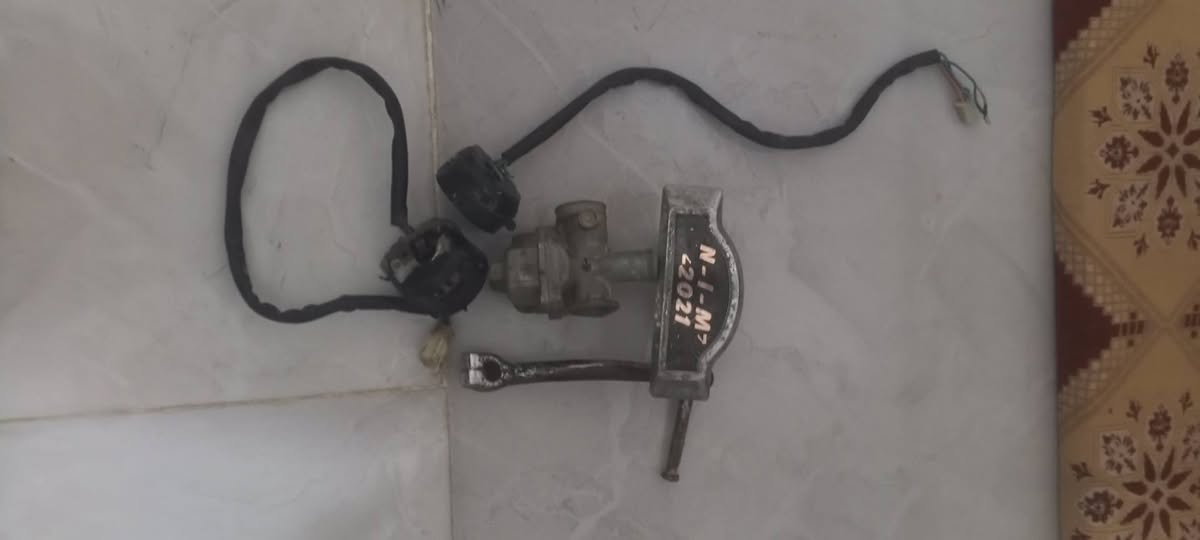 السلام عليكم صندوك توصيل ب10 قفل
كابريتر
علامة نامة
هندر 
بدالات كلهن ب5 علق وادخلك خاص مكاني ناصرية مركز


**إذا كنت صاحب هذا الإعلان وتريد حذفه لأي سبب، رجاءا أرسل رسالة إلى الدعم الفني**