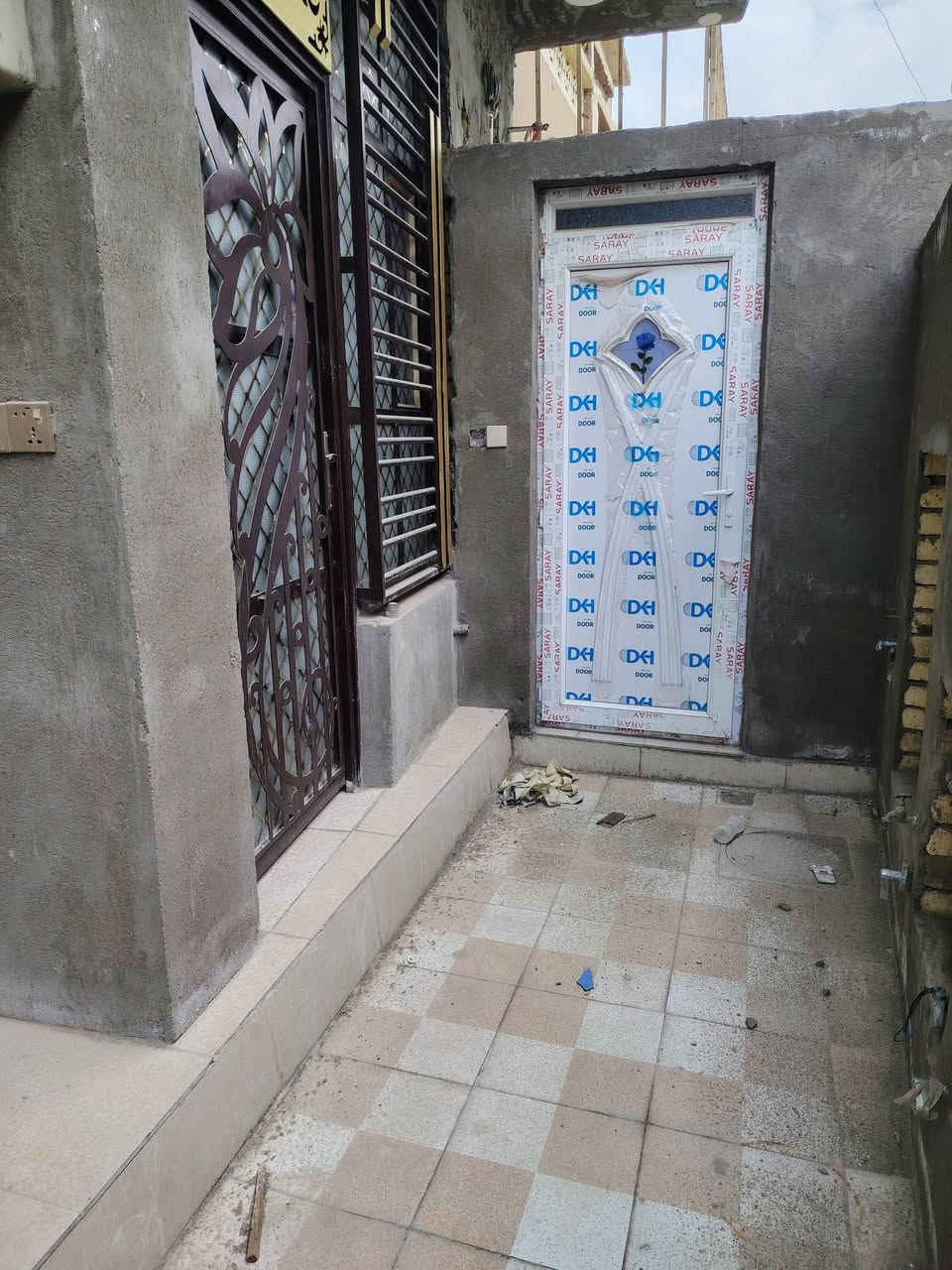 بيت بشارع 40 خلف الماس للتسوق
لايجار
طابق الارضي غرف النوم هول استقبال ومطبخ وصحيات وكراج وصحيات خارجيه
طابق ثاني غرفتين نوم وهول وصحيات
مبلغ الإيجار 500
بيت حديث
مراجعه مكتب الأهرام لعقار والمقالات شارع 60قرب مجمع الضامن الطبي *********** بيه واتساب ***********
