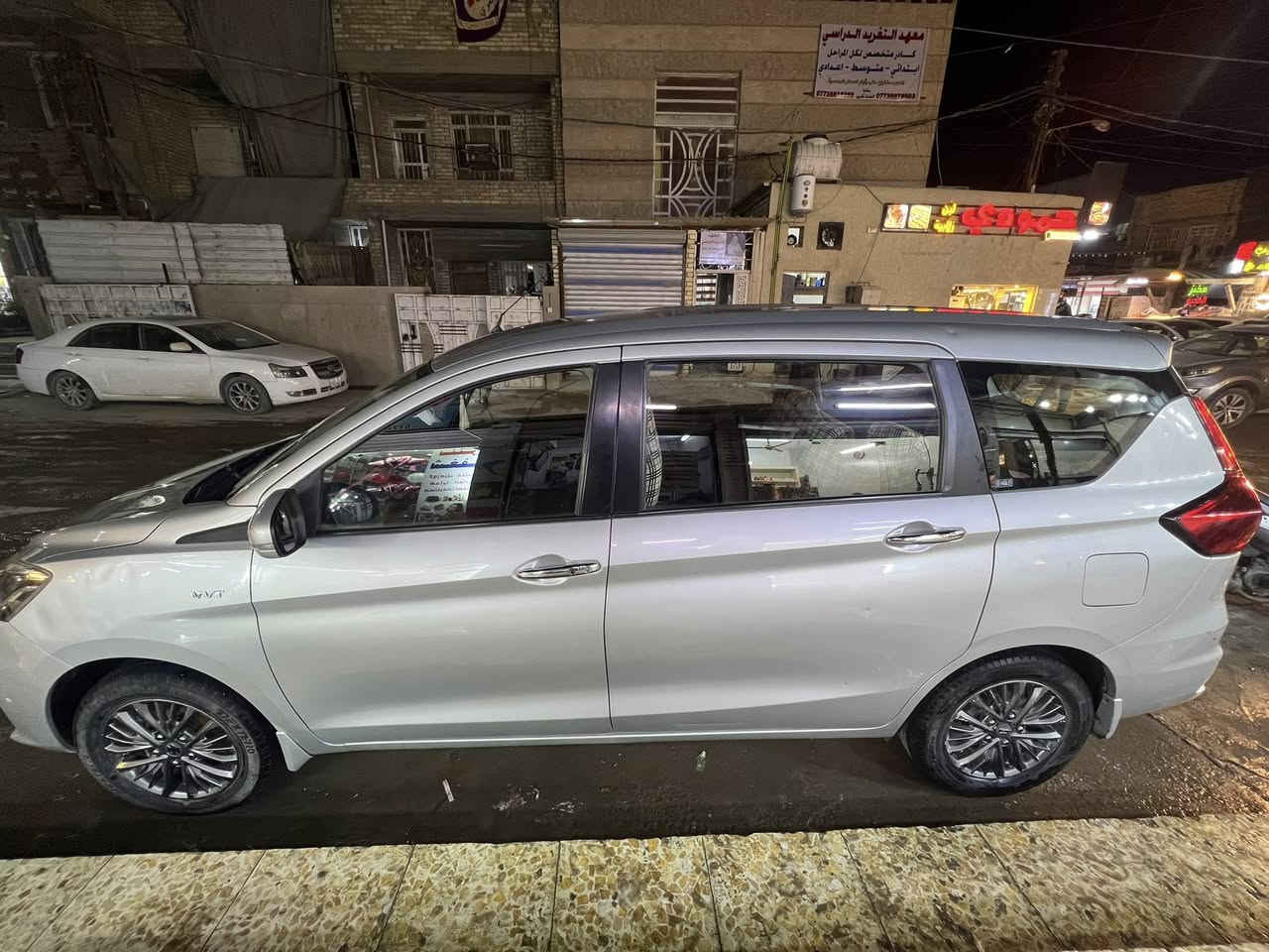 سوزوكي أرتيكا ياباني – موديل  
👨‍👩‍👧‍👦 عائلية | 7 ركّاب

🔹 ماشية:96
🔹 3 بصمات تشغيل
🔹 أبواب: 3بضمات
🔹 تحكم ستيرن
🔹 تبريد مركزي سقفي
🔹 شاشة أصلية لمس
🔹 بلوتوث + مخارج AUX
🔹 تبريد شاشة لمس
🔹 مكينة1500 VVT نظام سبورت
🔹 ويل كب
🔹 إشارة بالمرايا + مرايا شفط
💰 السعر:130 وبيها مجال للجاد
📞 رقم الاتصال:***********
