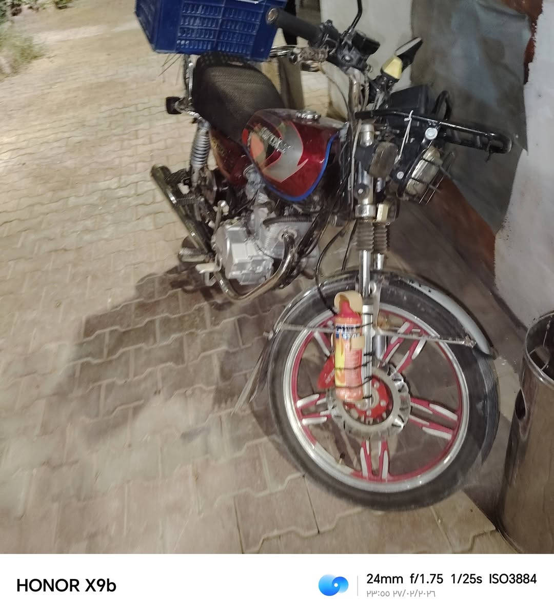 دراجه موديل 23 دراجه نشاط خير من الله منفيسها وياها 
رايدها ب550 بيها مجال شي بسيط للتواصل خاص اول هنا ***********
