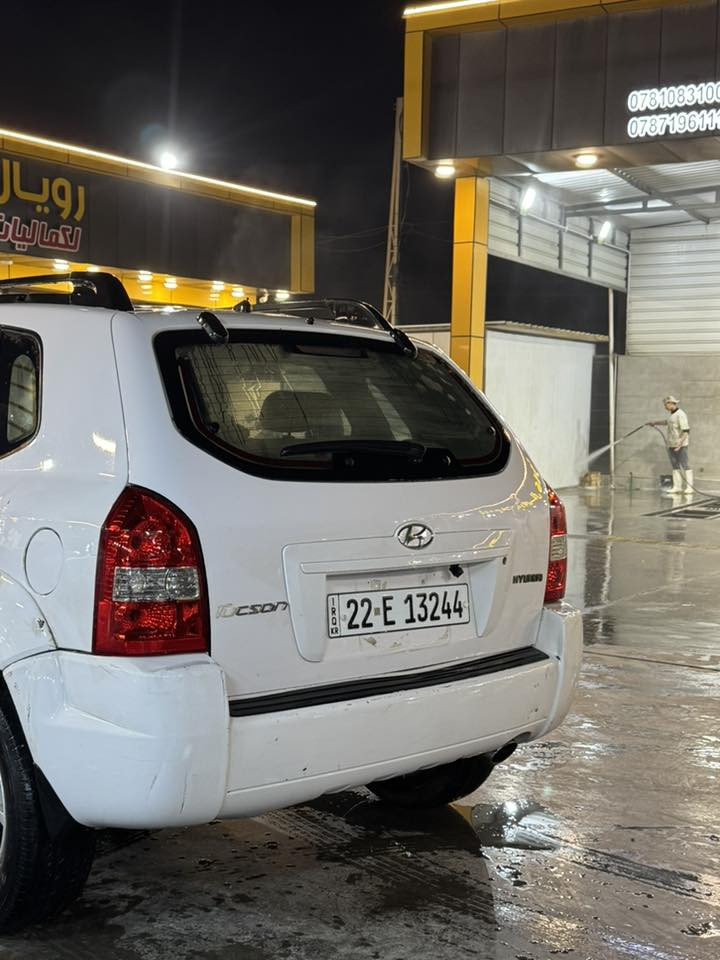 سلام عليكم
هونداي توكسان 2010
السياره نازللها محرك جديد
منضومه تبريد كامله رقمها اربيل
ضربتها جاملغ خلفي عكس السايق ولبابين لبصفه مرشوشات يعني صفحه ابيعك السياره جاهزه من كلشي ترايك وين متريد محتاجلها تلحيضات بلكشر فقط 
معروضه ب100 وبيها مجال قليل للشراي
***********
