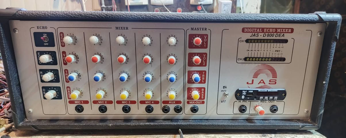 مكسر صوت صنع إيراني  خطين ٨٠٠ واط للبيع نظيف جدا للبيع ***********
