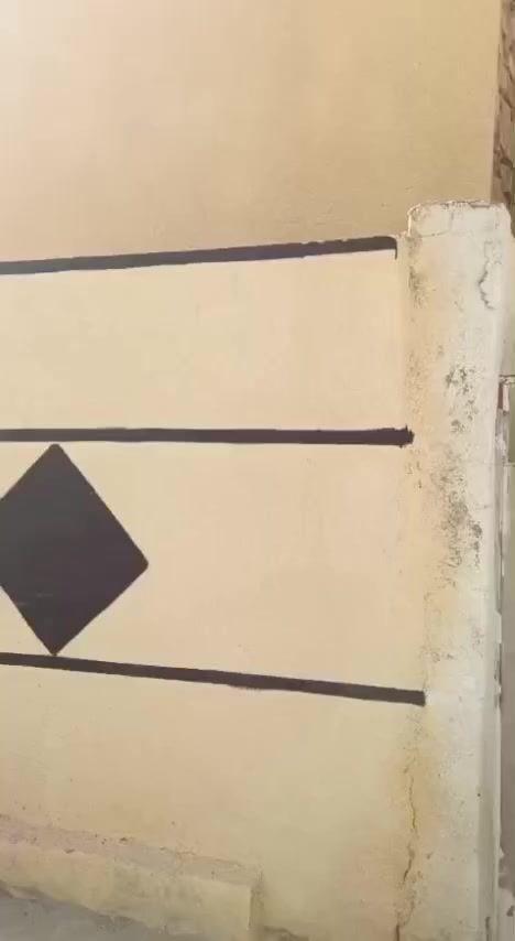 بيت للبيع مساحت البيت 105 موقع البيت شارع الحدادين للستفسار ***********متواجد واتساب
