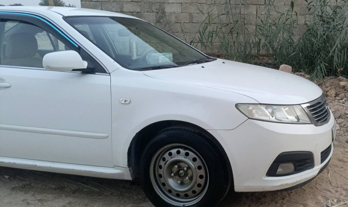 كيا اوبتيما خليجي 2009 مكفوله من الضربه والصبغ عدا الهلالات بيهن بارد بسيط رقم نجف مشروع وطني تحويل بنفس اليوم تبريد شغال حداديه جيده جدا محرك  2000وكير كفاله السياره مال جناي السعر 117 وبيها مجال قليل مكاني الناصريه ***********
