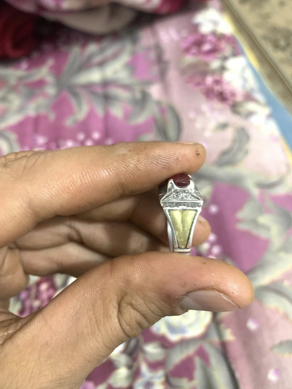 السلام عليكم من رخصة الادمن 
محبس ياقوت بورمني الرماني
صياغة وفظه قديمه مختم ٩٢٥
الجوانب مالته تنزيل ماي ذهب

سبحه يسر ابيض مطعمه بعقيق ورضوي 
٣٣ حبه 
قيم وأخذ بل سعر الي يرضي لله


**إذا كنت صاحب هذا الإعلان وتريد حذفه لأي سبب، رجاءا أرسل رسالة إلى الدعم الفني**