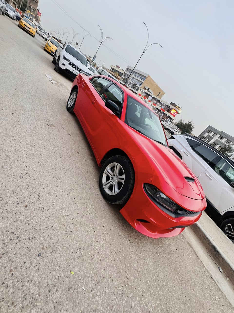 السلام عليكم جارجر موديل 23 حادث بنيد تبديل فقط الباقي كفاله بدون داخل ماشيه 27 فقط 
مواصفات معروفه 
مكاني بابل حله رقم بغداد بسمي 
*********** ه
