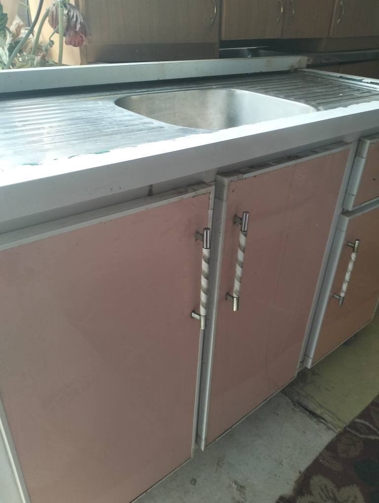 سنك المنيوم 70ديوانيه شارع الخصيمه السايديين قرب زها مول الجهه الثانيه جهه قصابيه السجاد داخل الفرع بضبط *********** بغداد, العراق
