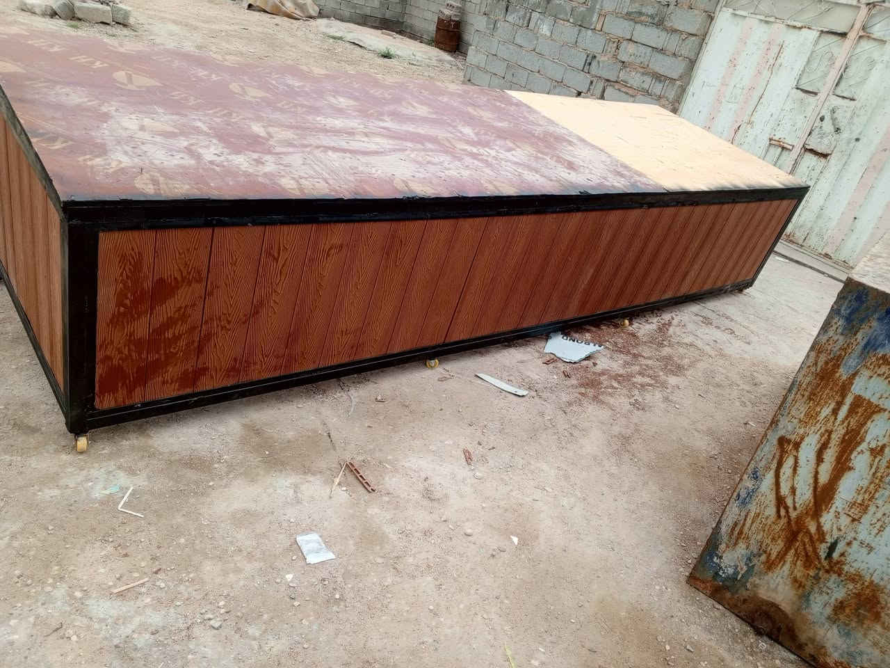 سلام عليكم اميوزه للبيع في كربلاء وسحابات 60×60 عجانات مال الشعير جديد ومستعمل ***********.   ***********
