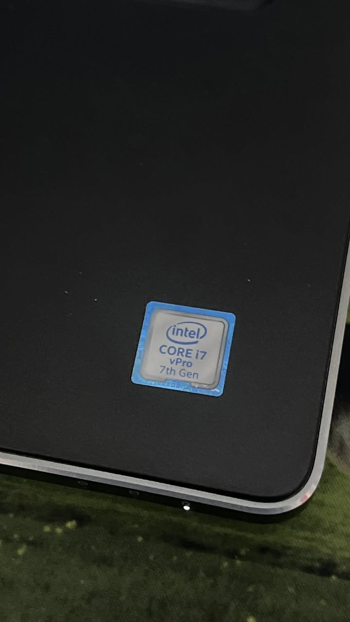 لابتوب precision 7720
رامات 16 ddr4
 الهارد 500 ssd m.2
المعالج core i 7 gen7 vpro
كارت الشاشه quadro p3000 6gb
كارتش كلش قوي مخصص للتصاميم والالعاب
اللابتوب قوي وحجم الشاشه 17 اكبر حجم  العب بي باتل فيلد ون ورينبو وسي اس 60 فريم وممتازات

ملاحظه ‼️: اللابتوب  كيبورده مايشتغل بس  تكدر تركب كيبورد خارجي ويستخدم طبيعي والماوس مالته شغال فقط كيبورد ميشتغل.

مكاني بغداد البياع للتواصل واتساب رقمي 
***********
السعر 400 وبي مجال
