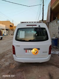 البيع جنبي H1 سياره مكفوله من كلشي مديل ٢٠١٥ رقم بغداد انكليزي تصل ٠٧٧...