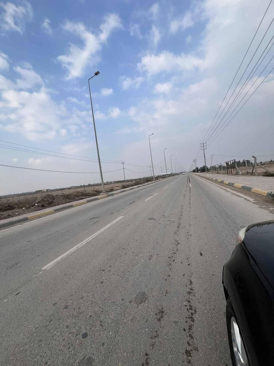 قطع طابو زراعي سند ٢٥ تبعد عن الشارع ٥٠م نازل شارع رئيسي عليهن من الصيني ٨متر مساحة القطعة الواحده ١٠٠٠ الف متر ماء وكهرباء متوفر للاستفسار 
***********
*********** او مراجعة مكتب أمتار للعقار
