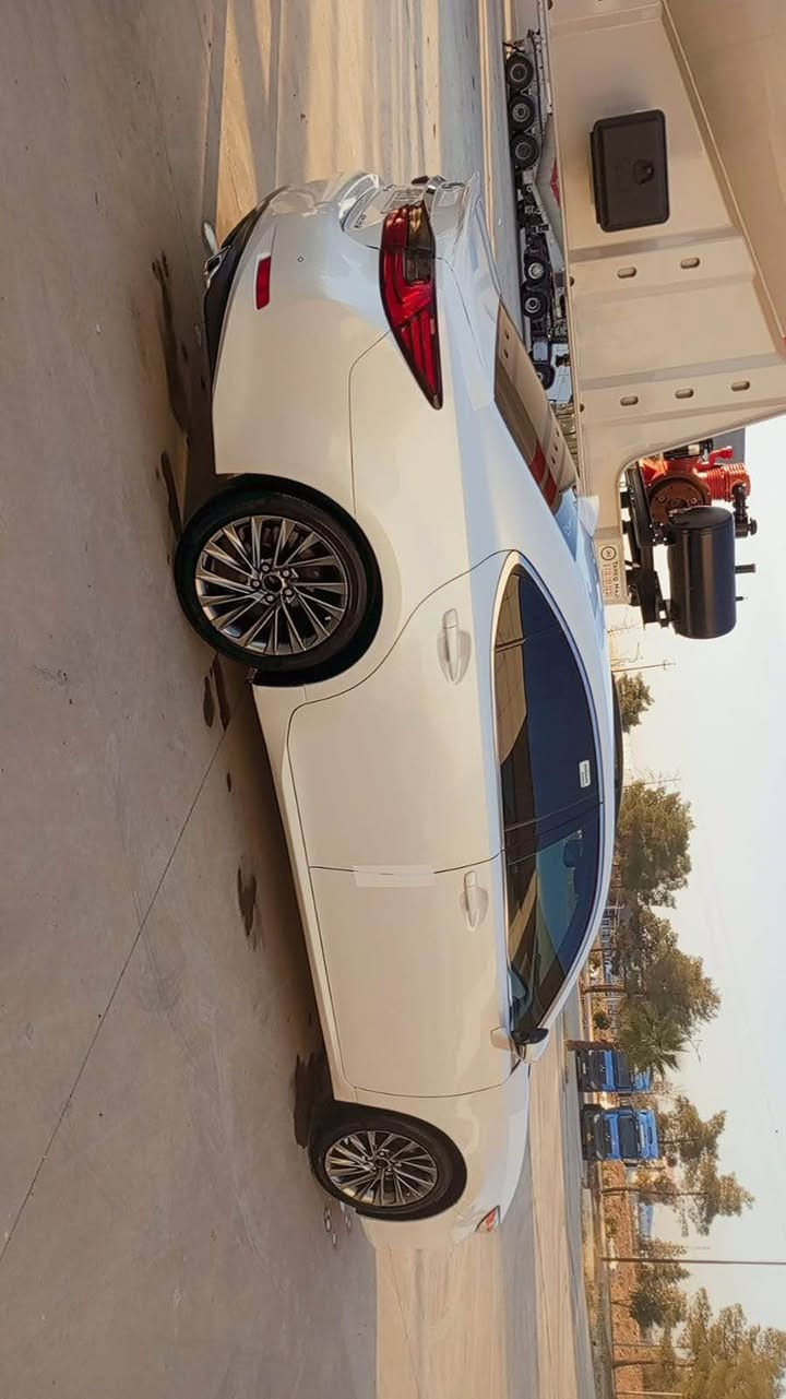 ليگزز موديل ٢٠١٦ ئه مريكي به كلين داخل بووه ٨٥ مايل روشتوه گيرو مه كينه و ته قه و ره قه ي به شه رت يه ك چاملغي بوياخه يه ك په له ساردي بچوكي هه يه  200 مه عمه له يه كي كه م  *********** السليمانية, العراق
