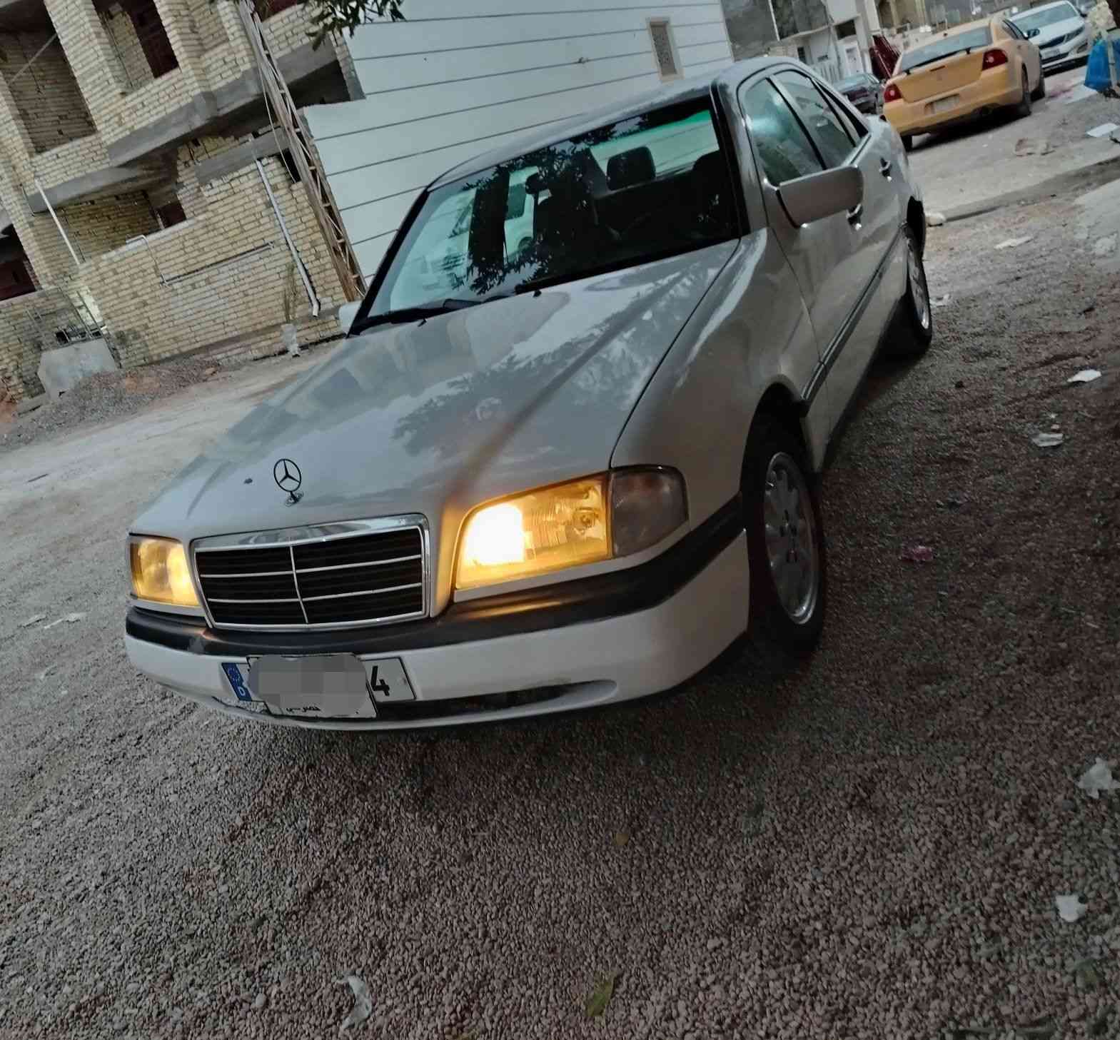 للبيع مارسدس C200 م94 محرك 4 سلندر خراطيم رقم بغداد مشروع وطني تبريد شغال تخم تاير جديد صدر جديد محرك كهربائيات مكفوله يرادله ملاحضات بسيطه وبيه طبه بسيطه بالنمره الاخيره مره تصير ومره لا... سعر 48 وبيه مجال مكاني الانبار... ***********
