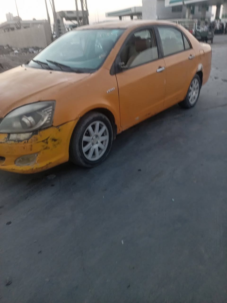 جيلي للبيع موديل 2012 راعيهة موجود ريد مداور سياره حلوه ونضيفه كير مابي شي مكينه بيه خيط بخار سعر 18 بكان سياره الكوت ***********
