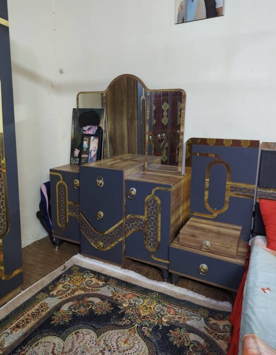 السلام عليكم غرفه نضيفه ب ٧٥٠ العنوان مدينه الصدر تلفون  ***********
