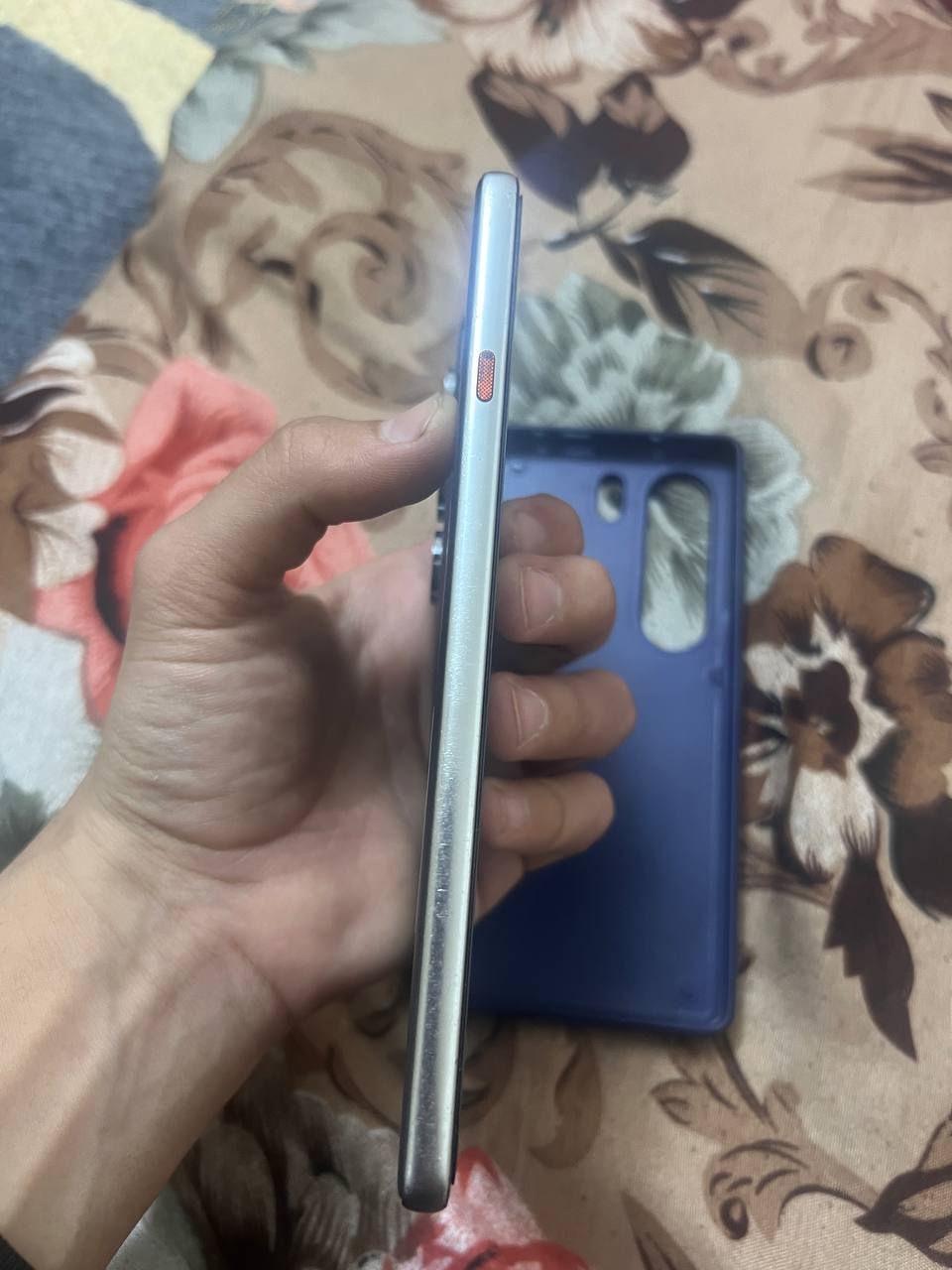 السلام عليكم
تيكنو كامون 40 شاشه عدله
ذاكره256 رام 8+8 الجهاز يدعم الذكاء الصطناعي 
ببجي 60 فريم وباقي الالعاب 60 شاشه 120 هيرتز
فقط جهاز بدون ملحقات
للبيع او للمراوس حسب القناعه السعر200 وبي مجال حك الجيه
علماً سعر الجديد ب 260
عنواني بغداد حي اور


**إذا كنت صاحب هذا الإعلان وتريد حذفه لأي سبب، رجاءا أرسل رسالة إلى الدعم الفني**