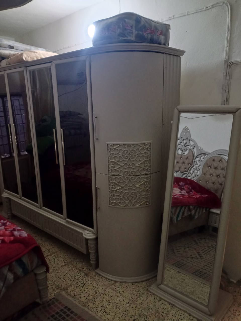 غرفه للبيع ***********
