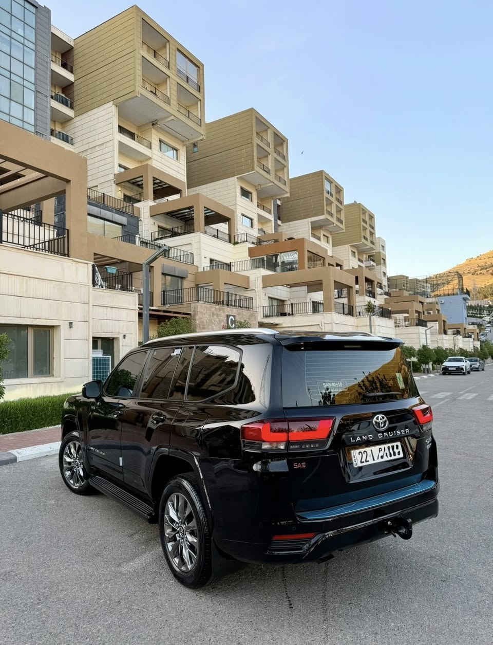 Land Cruiser 2024. V6 GXR BLACK.EDITION. 🔥(SAS)
تويوتا  لاندكروزر ساز 2024بلاك ئیدەیشن
* ⁠الفئة:BLACK.EDITION./ GXR ام ضمان
* العداد ( 38 الف كم )
* ⁠ضمان تويوتا العراق ساز شاشات تطبيق
* رقم أربيل بأسمي
* اللون : اسود
* محرك 6 سلند ()
* عدتها مال الشركه بالكامل موجوده 
على وضعهن مع 2 بصمة1 ‏بصمة موجود بالشركة
* بصمة تشغيل عن بعد
* بصمات ابواب 
* اناره خارجيه ترحيبيه مع انارة ارضيه شعار لاندكروزر بلاك
* ⁠شاشة دجتل 
* ⁠4 كامرات (360 درجة)
* فتحة سقف (سلايت)
*كشنات جلد بيجي
* كراسي كهرباء
* ⁠تبريد كشنات
* ثلاجة وسطية
* جنطة كهرباء 
* ⁠شاحن وايرليس
* ⁠حساس امامي خلفي 
* ⁠مري طي كهرباء 
* وباقي مواصفات (GXR) .BLACK 

🔥🔥🔥🔥🔥سعر:(720$)

مكان السيارة 
 سليماني /
رقم صاحب السيارة :***********

