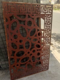 حديد سي ان سي ٣ ملم قطعتين صغيره وكبيره   للبيع مكان حي الفرات ٠٧٧١٠٣١...