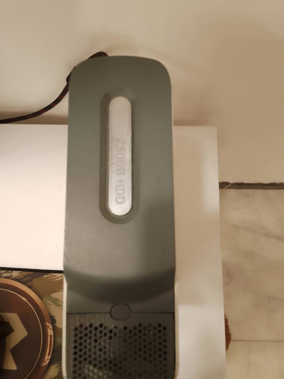 اسلام عليكم اكسبوكس 360للبيع نسخة الفات بي 50لعبه كلهم قويات محوله مالته اصليه مو تجاري ويا جوستك واحد فقط السعر 80الف وبي مجال بسيط مكاني بغداد اليرموك ***********
