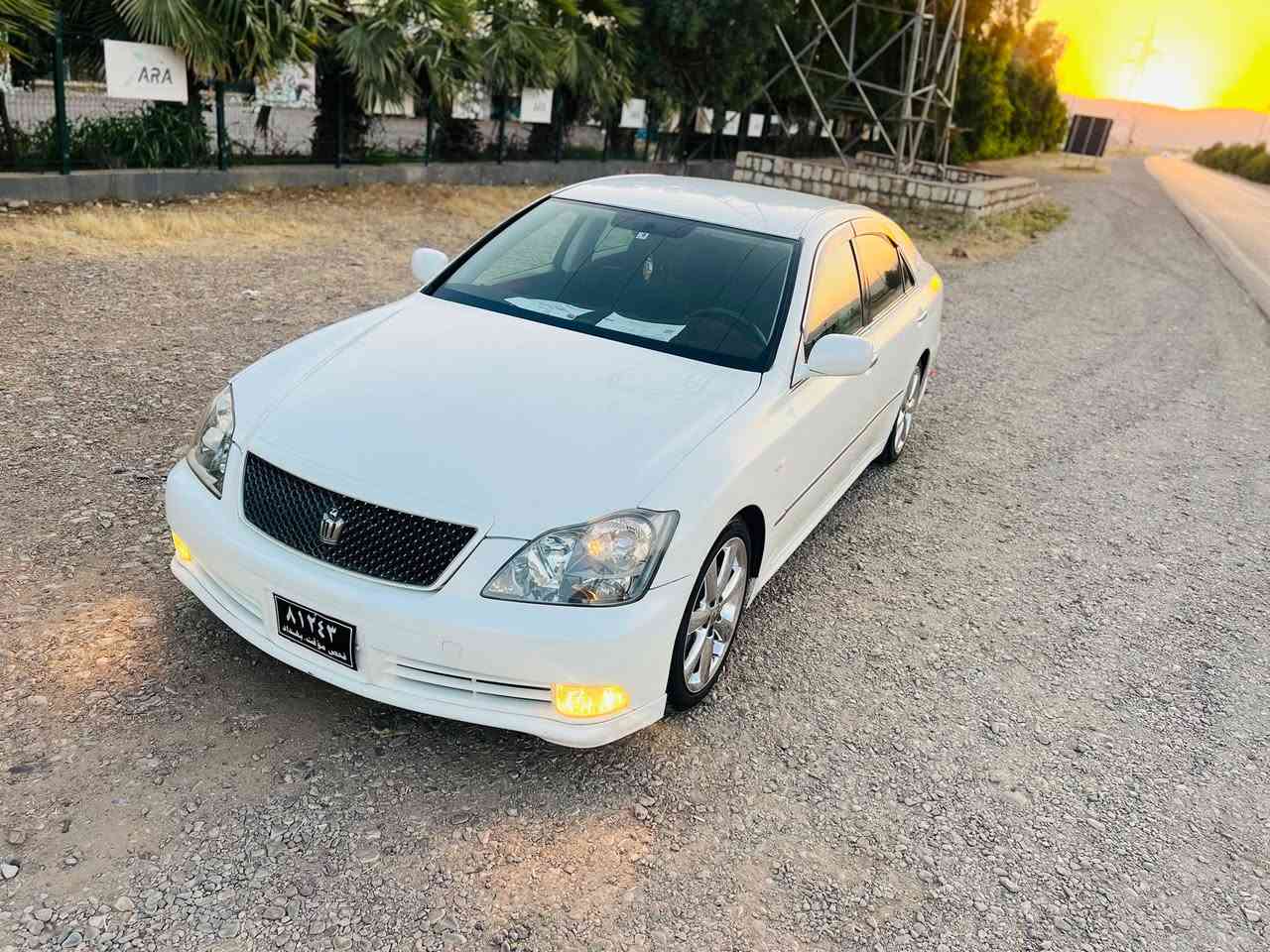 شاينة ٢٠٠٥ موس 
١٨٠ ى گير بچوك
شاشةوً كاميرا 
دعمولئدراو بةشةرت شةنسى كؤسةرة بةشةرت كةڤةر گؤراو بةشةرت 
بيلادً سپورتى ٣ دوگمةى ساج سور 
١ پارچةى ئةوروپاى هةية سؤنةرةكةيم داناوة 
سعرى ٦٤ گةلاو كةمئك مةجال
ژمارةى تةلةفون ***********
