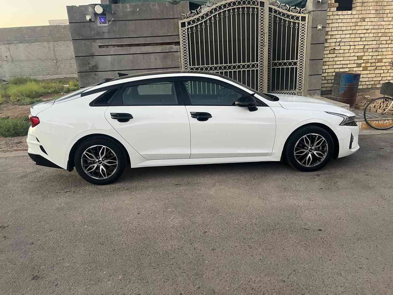 السلام عليكم
Kia K5

2023 
خليجي كفاله

شركه نم 
رقم اربيل باسمي 
بنوراما 
بصمه + بصمه ابواب
محرك 2000 دوش
كرسي كهرباء
كراسي جلد
شاشه 
كامره خلفيه
حساسات
هندربيك بصمه
انضمه قياده 
ماشيه ٤٨ الف 
تحكمات ستيرن جهيتن
اوتو هولد
تدفئه وتبريد بالكراسي
تبريد بيانو
شاشه اعطال 
تبريد قطعتين
لايت زينون اربع عدسات
مانع انزلاق
اشاير بالمري
جنطه ذكيه
بك لايت لد

مكان السيارة بغداد اليوسفيه

***********
***********

سعر  215 وبيها مجال
